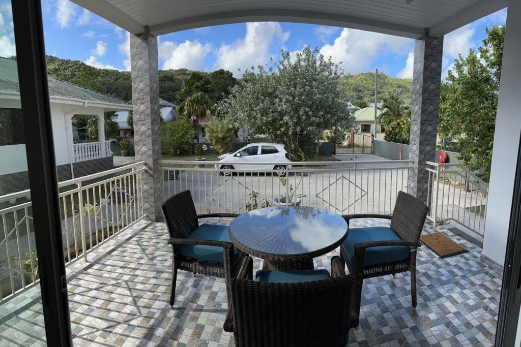 Coco De Mer Villa Anse Boileau Exterior photo